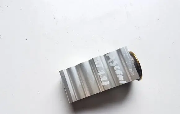 Air conditioning (A/C) expansion valve