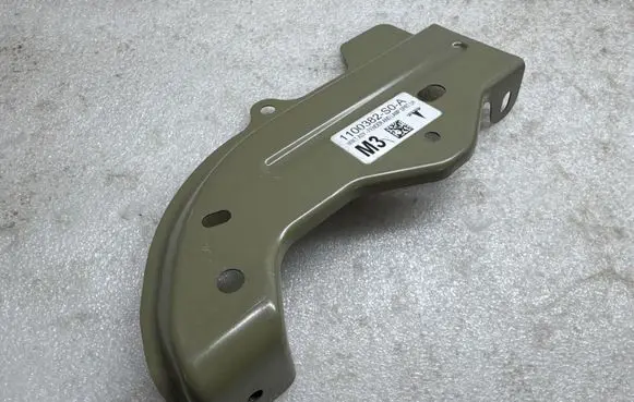 Tesla Model 3 Fender mounting bracket 1100382S0A 109230400B