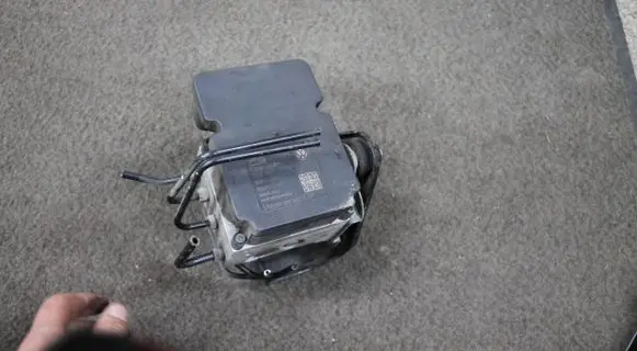 Volkswagen Transporter - Caravelle T5 ABS Pump 7E0907379F