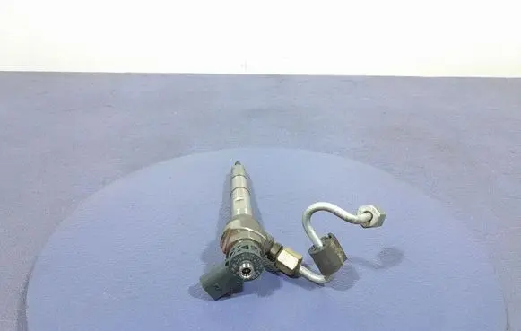 Audi A5 8T 8F Fuel injector 04L130277AC