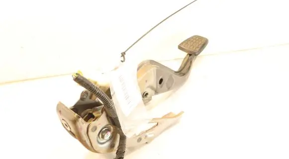 Toyota Yaris Clutch pedal 