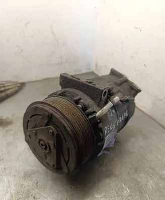 Renault Trafic II (X83) Air conditioning (A/C) compressor (pump) 8200454172