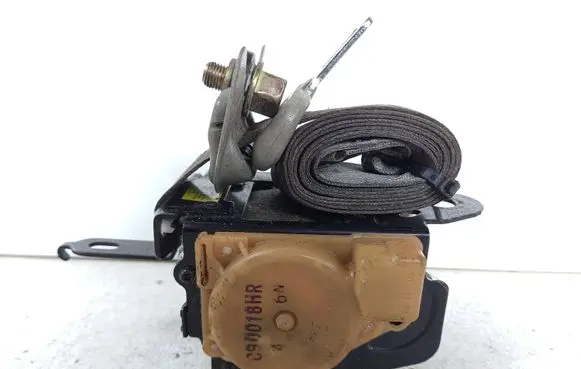 Mitsubishi Grandis Front seatbelt ADAF018