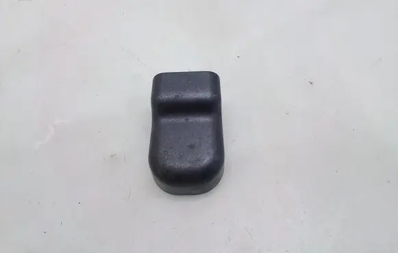 Hyundai i30 Front passenger seat rail trim 885673K000