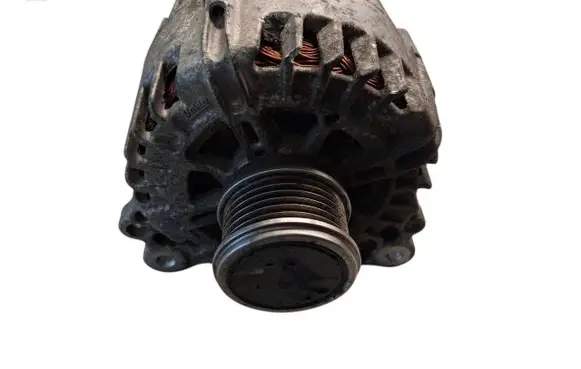 Volkswagen PASSAT B8 Generator/alternator 04L903021H 2740489A 320023022