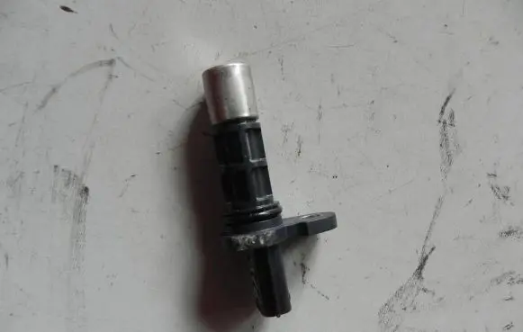 Nissan Juke I F15 Camshaft position sensor A296B0 X916