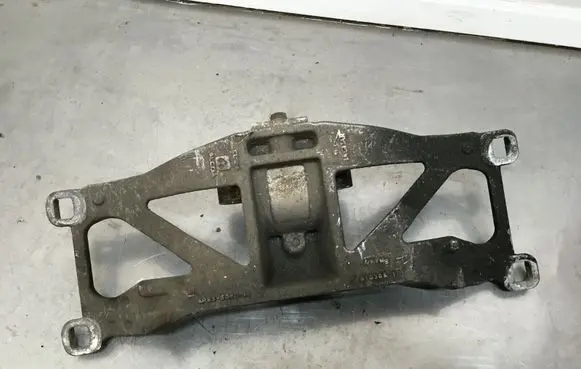 Jaguar S-Type Engine mount bracket 4R83-5060-AB 4R836A026
