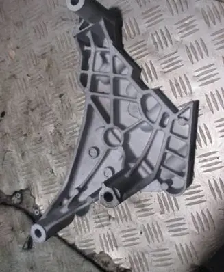Audi A3 S3 8P Engine mounting bracket 03G199207F V200KTS81