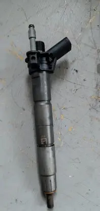 BMW X5M G05 F95 Fuel injector 8599209 6B5BLZP