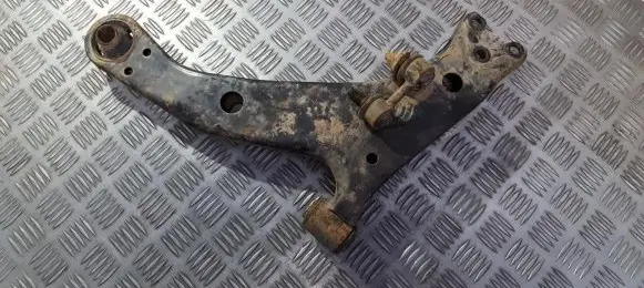 Toyota Corolla E110 Front lower control arm/wishbone