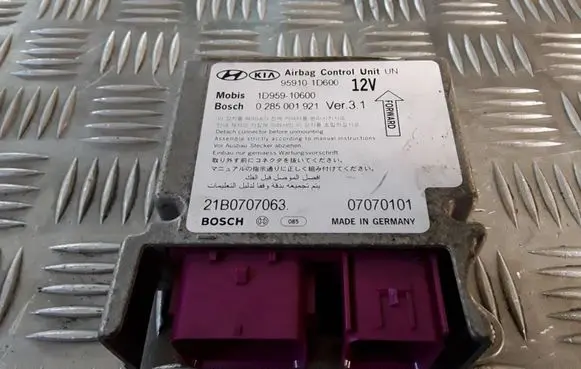 KIA Carens II Airbag control unit/module 959101D600 1D95910600 0285001921