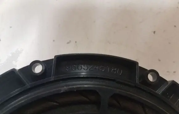 Toyota Avensis T270 Front door speaker 9665245180