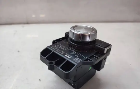 Mercedes-Benz C W204 Multifunctional control switch/knob A2048709558