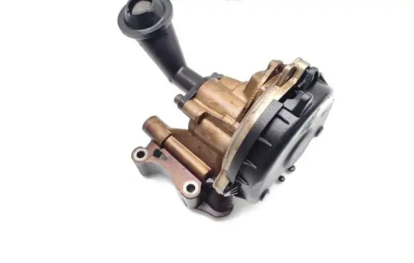Seat Leon (1P) Oil pump 03F115105C