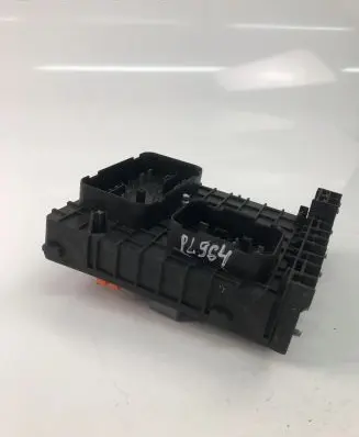 Volkswagen Golf V Fuse box set 1K0937124K