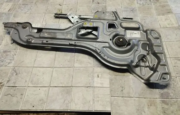 Hyundai Trajet Rear door window regulator with motor 834703A000