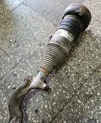 Audi Q7 4M Air suspension front shock absorber 4M0616039AC