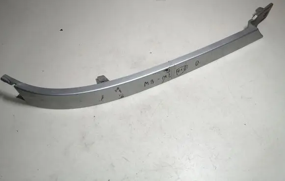 Mercedes-Benz ML W163 Under headlight/headlamp trim 1638260277