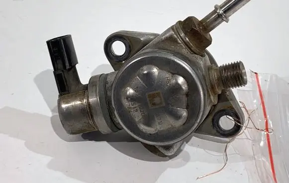 Nissan Qashqai Fuel injection high pressure pump 166307020R