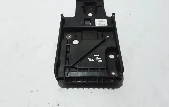 Battery bracket