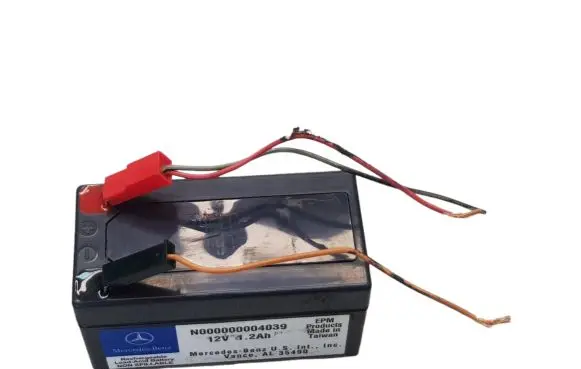 Mercedes-Benz R W251 Car battery 000000004039
