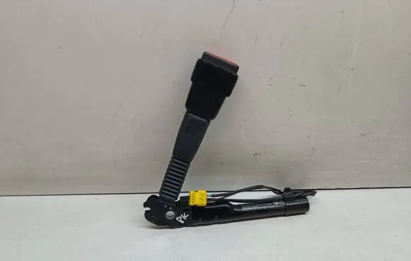 BMW 6 F12 F13 Front seatbelt buckle 7261945
