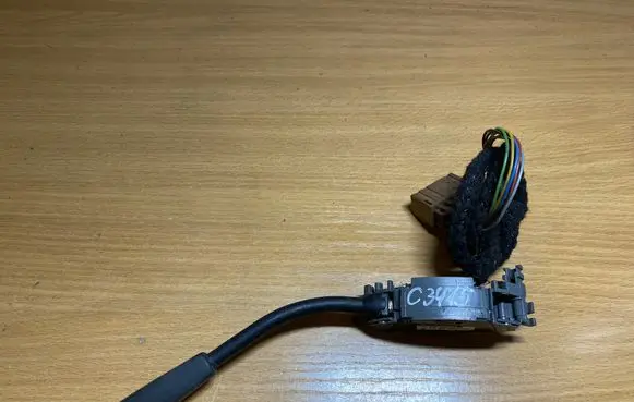 Mercedes-Benz E W210 Cruise control switch 2105400645 C3415