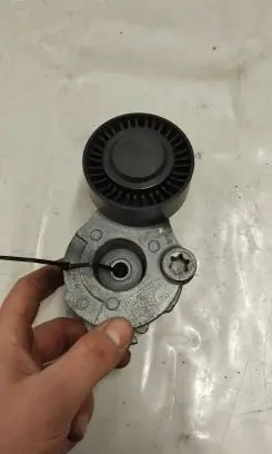 Porsche Macan (95B) Alternator belt tensioner 059903133j