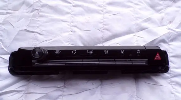 Citroen C5 Aircross Climate control unit 9828018177
