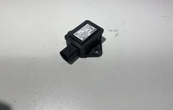 Volkswagen Polo ESP acceleration yaw rate sensor 8E0907637A 0265005245 0012222