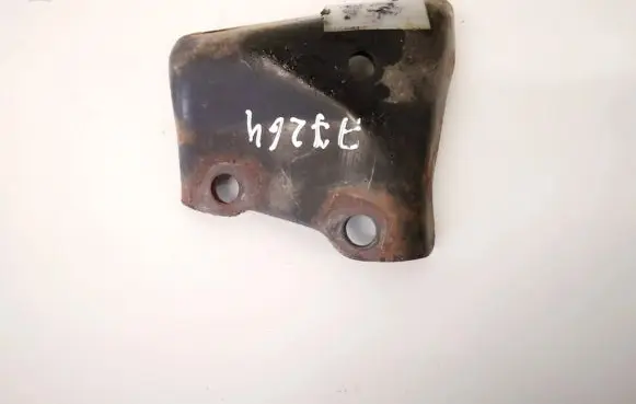 Toyota Avensis Verso Engine mounting bracket