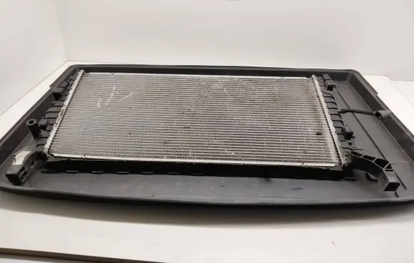BMW 2 F45 Coolant radiator 8586321 22828110