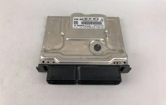 Volkswagen Golf VIII Engine control unit/module 04E907309GG