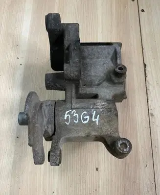 Toyota Land Cruiser (J120) A/C compressor mount bracket