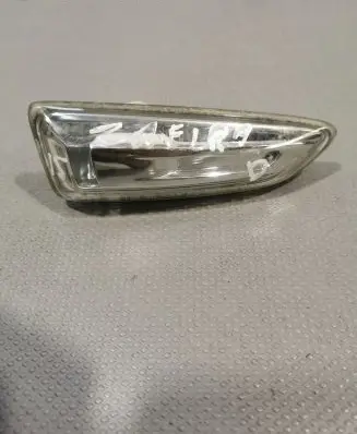 Opel Zafira C Front fender indicator light