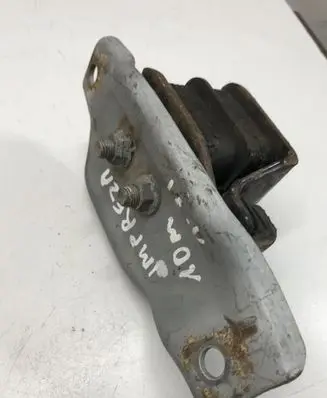 Subaru Impreza III Engine mount bracket 41022FA000