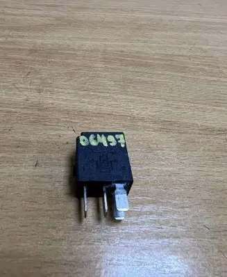 Mercedes-Benz E W211 Other relay 0025421119 D6497