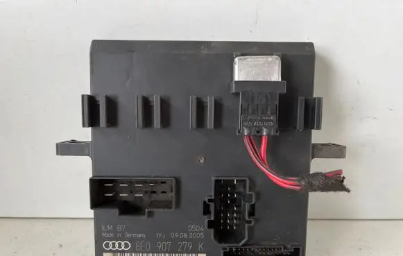 Audi A4 S4 B7 8E 8H Comfort/convenience module 8E0907279K