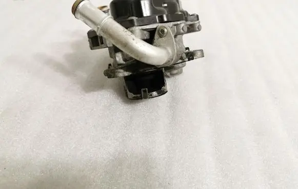 Volkswagen Golf VII EGR valve V2905543 04L131501