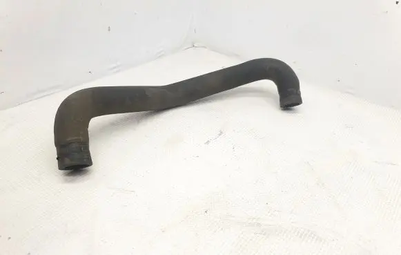 Volkswagen PASSAT B6 Engine coolant pipe/hose