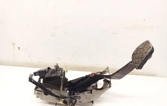 Mazda CX-7 Brake pedal 