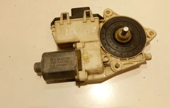 Citroen C4 I Rear door window regulator motor 1137328165 24101