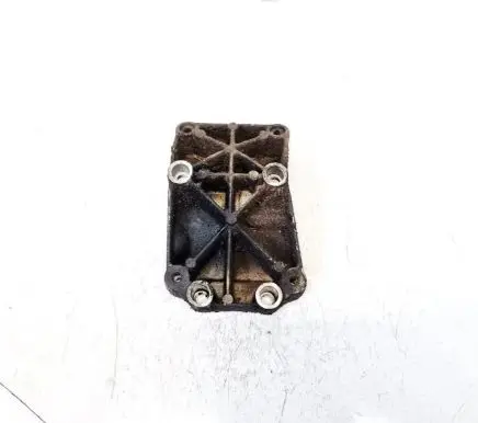 Ford Focus Engine mounting bracket r3033a02