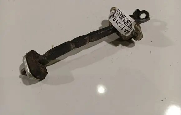 Honda CR-V Rear door check strap stopper