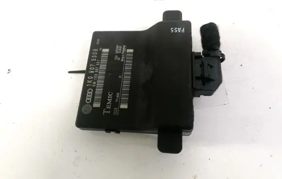 Audi A3 S3 8P Door control unit/module 1K0907530B 1K0907951