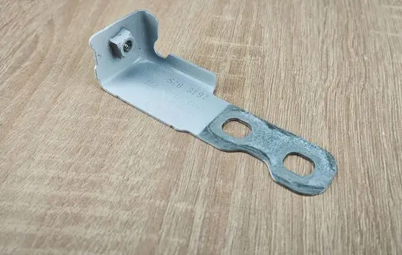 Audi A5 Fender mounting bracket 8W6821434