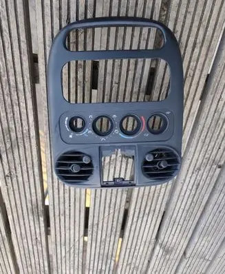Chrysler PT Cruiser Radio/GPS head unit trim 05291573AA