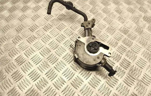 Audi A3 S3 8P Fuel injection high pressure pump 038145209M