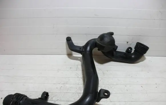 Volkswagen Golf Plus Intercooler hose/pipe 1K0145770B