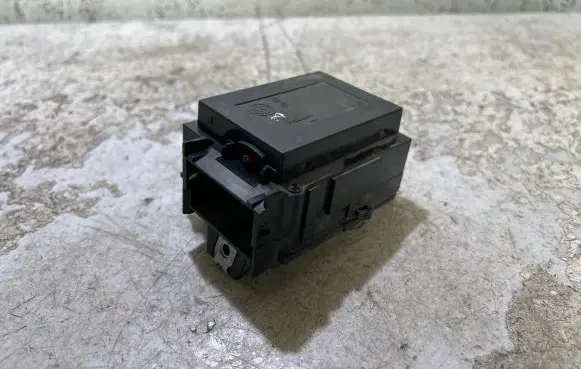 Volkswagen PASSAT B6 Ignition lock 3C0905843Q 33303301 11602101850763